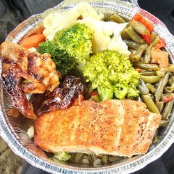 Golden Bridge Deli - Salmon, baked chicken, steamed vegetables, and green beans. Everything was very tasty