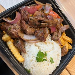 Mercado 27 - Lomo Saltado