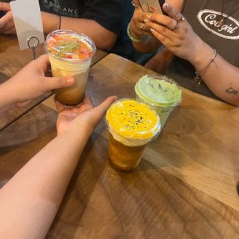 Chiqueolatte - Coffee & Tea Near Me - Chicago, Illinois