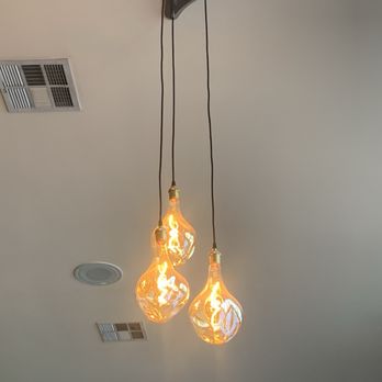 Pinocchio's Pizza - Lighting fixtures - Pizza Near Me - Pasadena, California