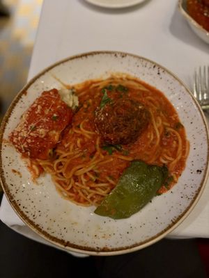 Viaggio Restaurant Chicago by null