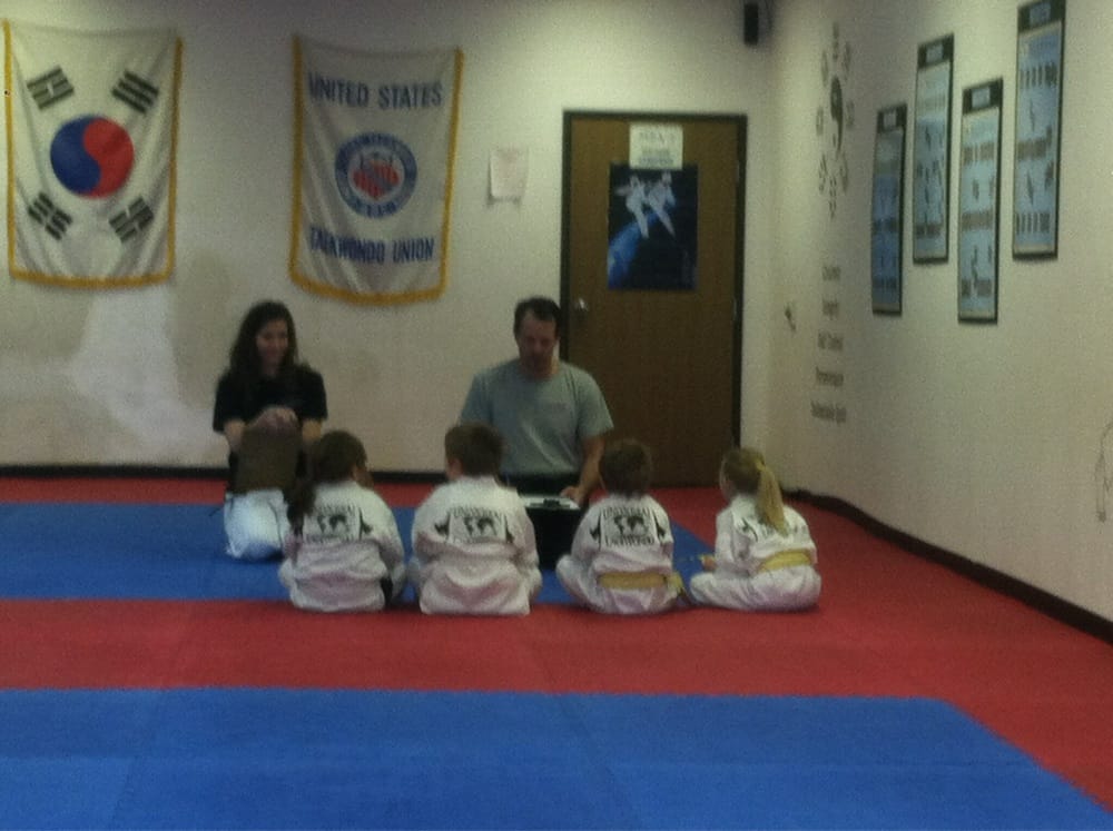 Universal Taekwondo Logo