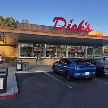 Dick's Drive-In - Drive in - Burgers Near Me - Everett, Washington