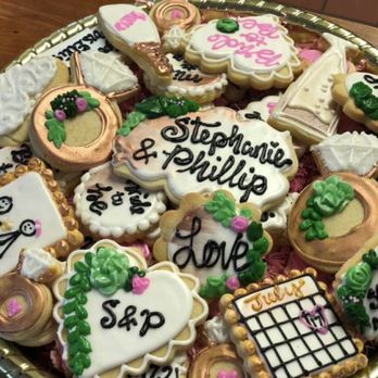 Crows Custom Cookies - Personalized Wedding Shower Tray 4 dozen- $80 - Desserts Near Me - Frazier Park, California