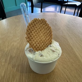 Geluna Gelato - Small cup of Butter Pecan with wafer, June 2025. - Gelato Near Me - Cary, North Carolina
