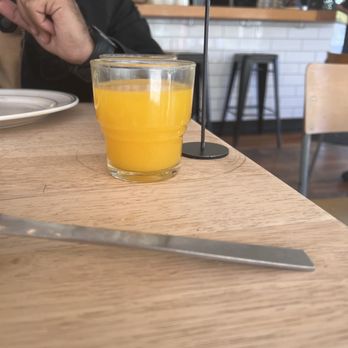 Hunnybee - 4$ finger size orange juice - Breakfast & Brunch Near Me - Vancouver, British Columbia