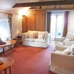 Visit Bellingham - Relax in the quiet upstairs lounge