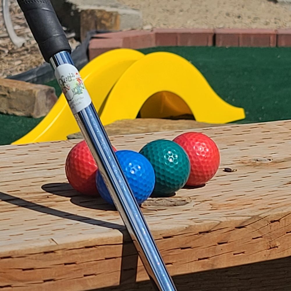 Two Rivers Thrift Logo