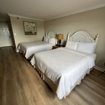 Inn On the Lakes - Hotels Near Me - Sebring, Florida Inn On the Lakes - Hotels Near Me - Sebring, Florida