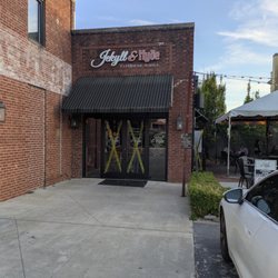 Entrance to Jekyll and Hyde Taphouse Grill, Belmont