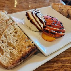 Simmer - Palisade burrata caprese