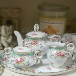 Vintage On 2 - Tea Sets