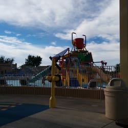 Club Rancho Sahuarita - Huge water play area. I hear its cold cold cold.