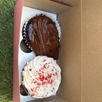 Fluellen Cupcakes - Bakeries Near Me - Dallas, Texas