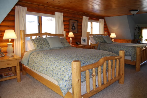Howlers Inn B&B and Wolf Sanctuary, Bozeman MT Bed and Breakfast Lodging by null
