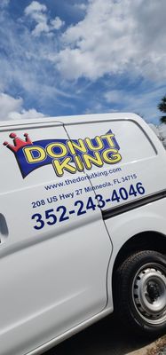 Donut King by null
