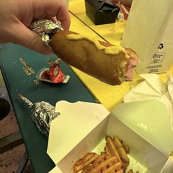 Bainbridge Dari-Ette - Corn dog waffle fries