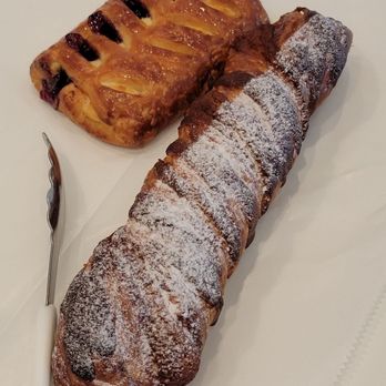 Paris Baguette - Bakeries Near Me - Houston, Texas