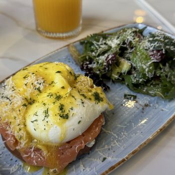 Little Corner Cafe - salmon benedict - Sandwiches Near Me - Glendale, California