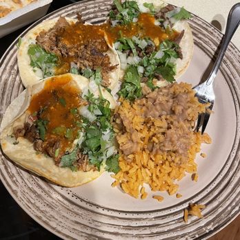 El Chaparro - a plate of mexican food - Mexican Near Me - Lincoln, Nebraska El Chaparro - a plate of mexican food - Mexican Near Me - Lincoln, Nebraska
