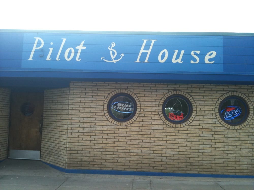 PILOT HOUSE Updated July 2024 117 Broad St N, Prescott, Wisconsin