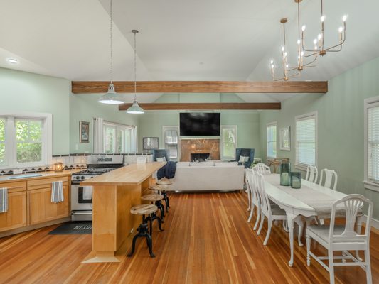 Front Street Inn by null