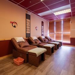 Ideal Foot Spa - Our foot spa in open table, you can bring all your friends and family....
