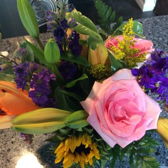 Everything's Blooming - browning roses - Florists Near Me