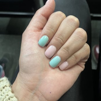 Deluxe Nails and Spa - Nail Salons Near Me - Denton, Texas