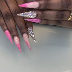 Kari Nail House