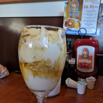 Broken Yolk Cafe - Breakfast & Brunch Near Me - La Quinta, California