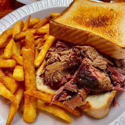 Sweet T Smokehouse - Brisket & crispy fries
