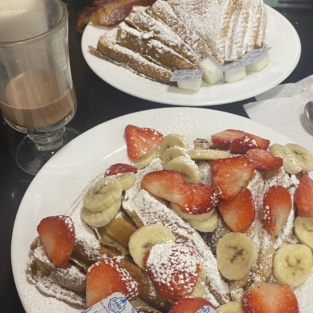 Theo's Cozy Corner - French Toast - Breakfast & Brunch Near Me - Boston, Massachusetts Theo's Cozy Corner - French Toast - Breakfast & Brunch Near Me - Boston, Massachusetts
