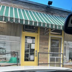 Bachini's Bakery - Storefront