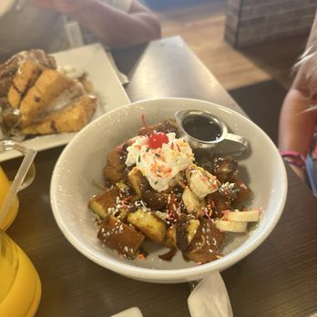 Meemom's  - Middletown - Coffee & Tea Near Me - Middletown, New Jersey