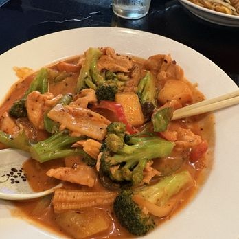 Lin's Asian Cafe Five Forks - Chicken red curry - Chinese Near Me - Simpsonville, South Carolina