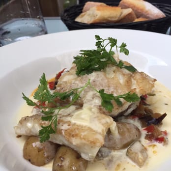 Le comptoir d'ainay - Plat du jour: grilled fish! Delicious and only 10€! - French Near Me - Lyon, 69