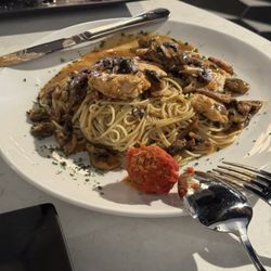 Napoli's Italian - Chicken Marsala