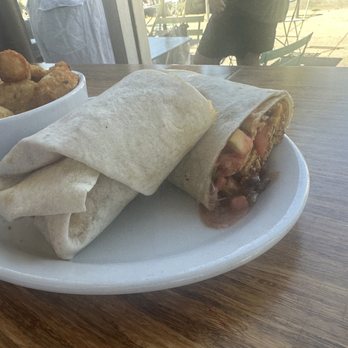 Dolores Park SFO - Breakfast Buritto - Cafes Near Me - San Francisco, California