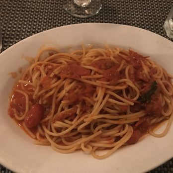 il Canale - Spaghetti Pomodoro - Italian Near Me - Washington, DC, District of Columbia