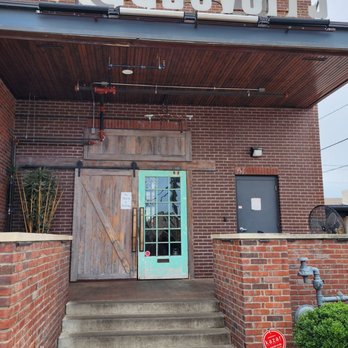 Roosevelt's - Outside entrance. April 2023 - Gastropubs Near Me - Tulsa, Oklahoma
