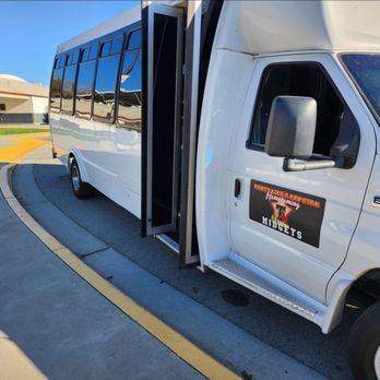 SLO Party Bus - Limos Near Me - Paso Robles, California
