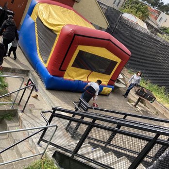 Bay Area Jump - The jumper with no banner and you can see the top how it looks deflated. - Party Supplies Near Me