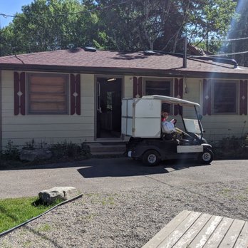 Patricia Lake Bungalows - Resort laundry, right across from our unit. - Resorts Near Me - Jasper, Alberta Patricia Lake Bungalows - Resort laundry, right across from our unit. - Resorts Near Me - Jasper, Alberta