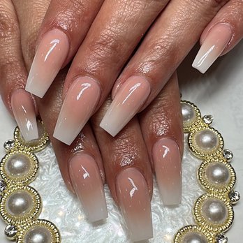 Kitchen Nail Bar - Mountain View - Tracey and Windy are awesome! Called and got an appointment instantly. Tracey did an amazing job on my nails. - Nail Salons Near Me - Mountain View, California