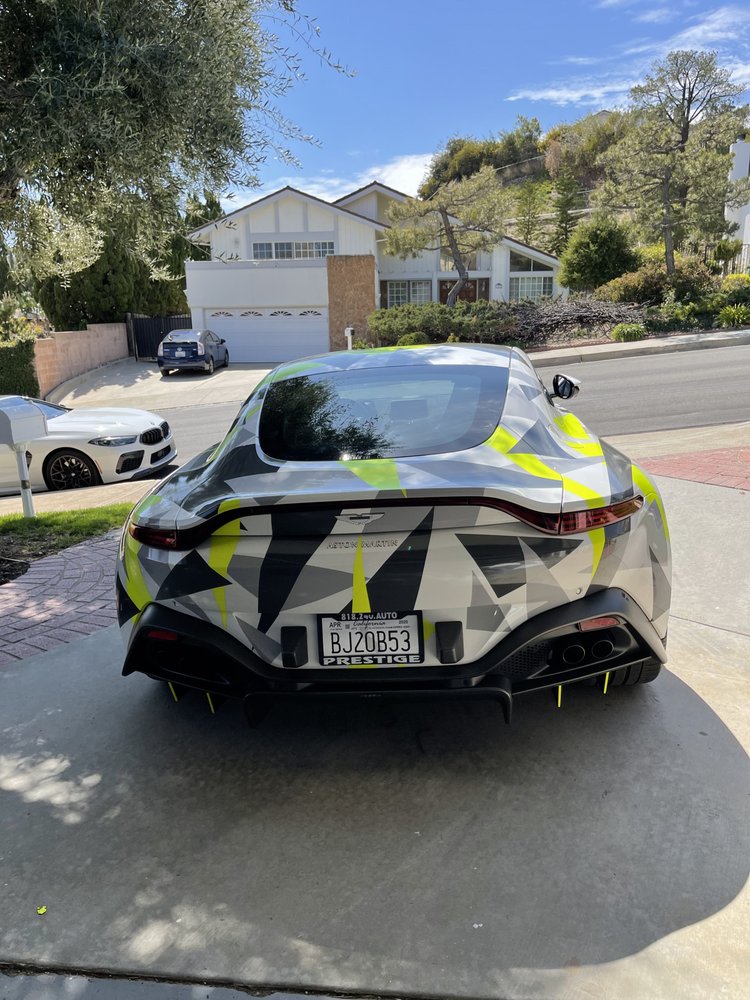 ELEGANT WRAPS Van Nuys, California Car Window Tinting Phone