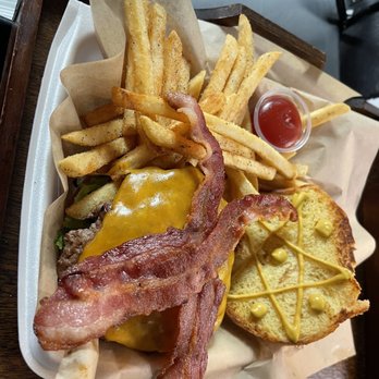 Black Plague Brewing - Food from Full Metal Burgers - Beer Bar Near Me - Escondido, California
