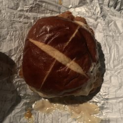 Wendy's - Delicious Pretzel Bacon Pub Chicken Sandwich