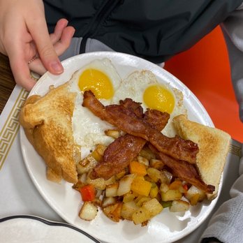 Don's Diner - a plate of breakfast food - Diners Near Me - Pittsburgh, Pennsylvania