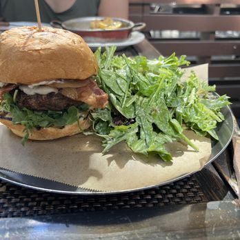 Running Goose - Gringo Burger - Gastropubs Near Me - Los Angeles, California Running Goose - Gringo Burger - Gastropubs Near Me - Los Angeles, California